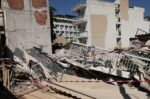 Κατάρρευση πολυκατοικίας στα Πετράλωνα: Στο μικροσκόπιο οι εκσκαφές στο διπλανό οικόπεδο