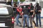 ΕΛ.ΑΣ.: Επίσημη ανακοίνωση για την υπόθεση της Marfin και τις συλλήψεις – Οι εικόνες που τους πρόδωσαν