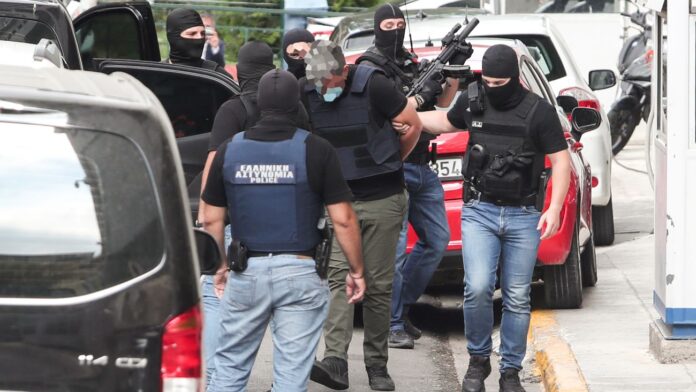 ΕΛ.ΑΣ.: Πώς έφτασε στις συλλήψεις για τη Marfin και τι απαντά σε όσους συνδέουν τις ραγδαίες εξελίξεις με τις εκλογές