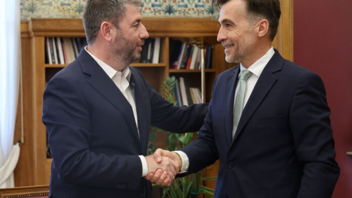 Μ. Χουρδάκης εντάσσεται στην ΚΟ του ΠΑΣΟΚ – Ν. Ανδρουλάκης: Ενώνουμε τις δυνάμεις μας για την πολιτική αλλαγή
