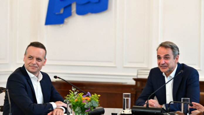 Μητσοτάκης-Δούκας στο Μαξίμου: Η προετοιμασία της Αθήνας για την ευρωπαϊκή προεδρία
