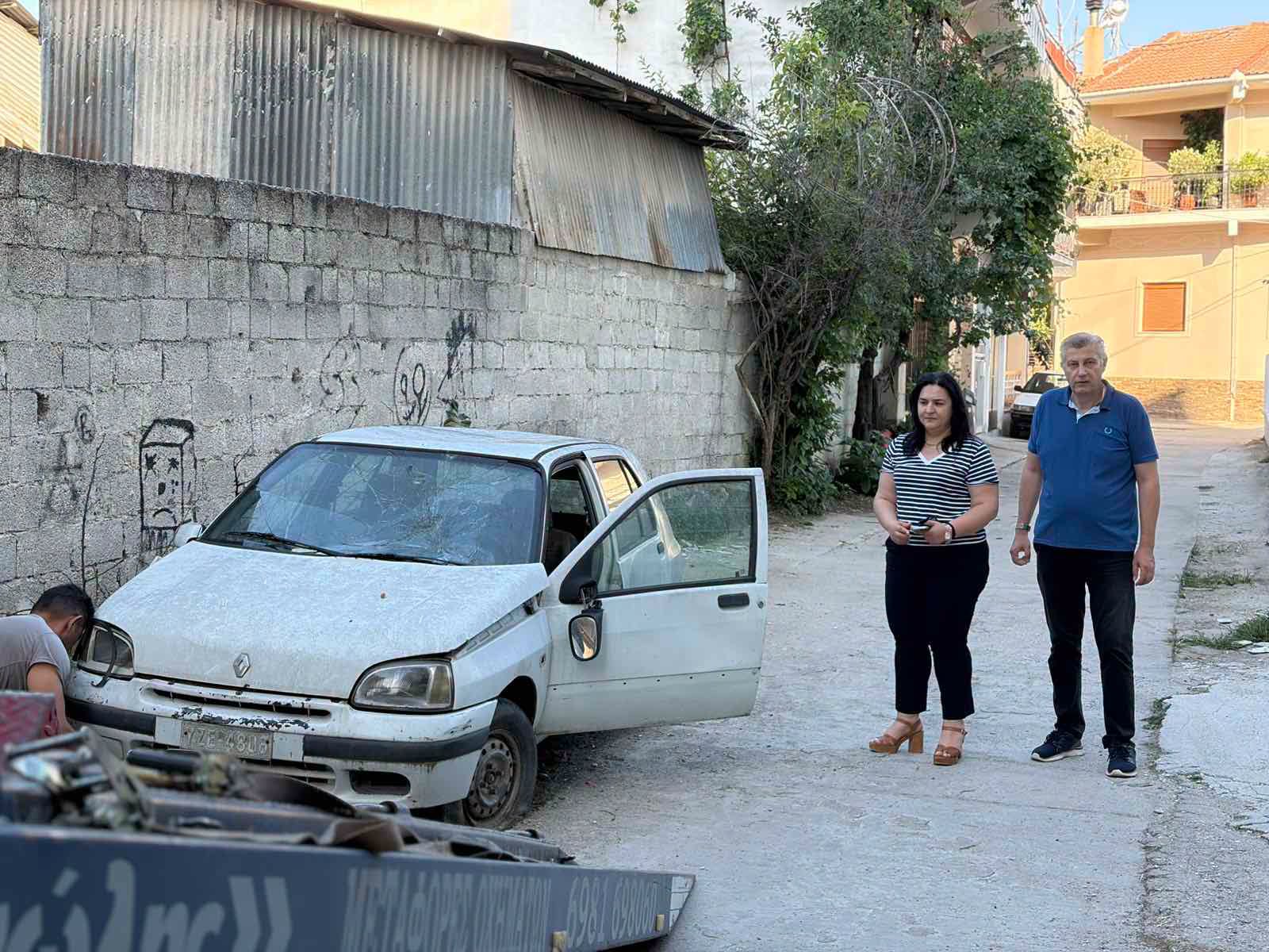 Δήμος Τυρνάβου: Ξεκίνησε η απομάκρυνση εγκαταλελειμμένων οχημάτων