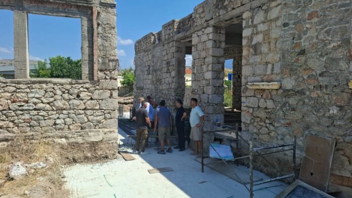 Δ. Δελφών: Σε εξέλιξη οι εργασίες στο πρώην Εκπαιδευτήριο Καψάλη στην Ιτέα