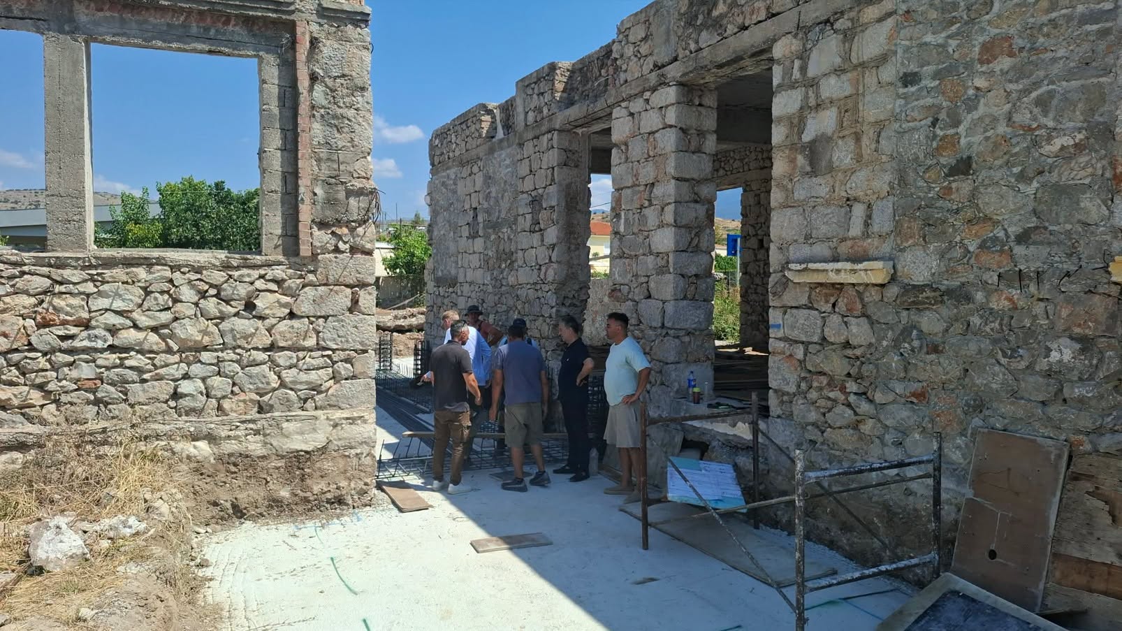 Δ. Δελφών: Σε εξέλιξη οι εργασίες στο πρώην Εκπαιδευτήριο Καψάλη στην Ιτέα