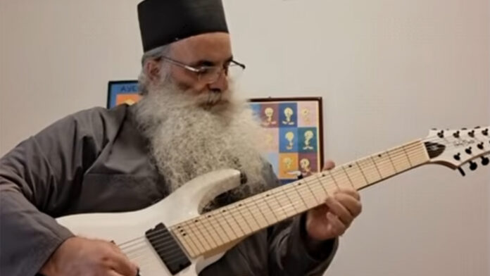 Ιερέας από το Ναύπλιο: Heavy metal, rap και dubstep μέσα από την Ορθοδοξία