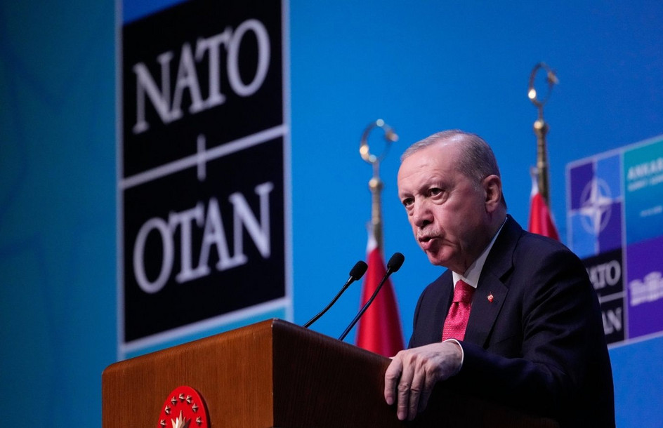 Σχόλιο του ναύαρχου ε.α. Στέλιου Φενέκου για τον Ερντογάν: «Προσπαθεί να υποβαθμίσει το casus belli γιατί φοβάται»