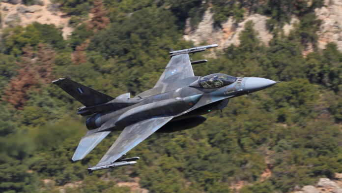 F-16 σε αναγκαστική προσγείωση στο αεροδρόμιο της Ζακύνθου