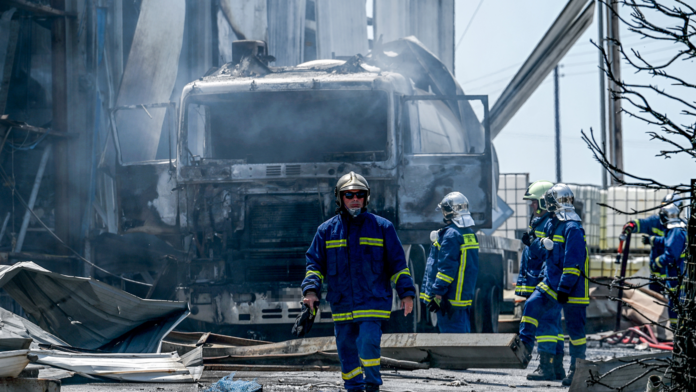 Τραυματίας της έκρηξης του εργοστασίου στην Κόρινθο: «Σωθήκαμε από θαύμα»
