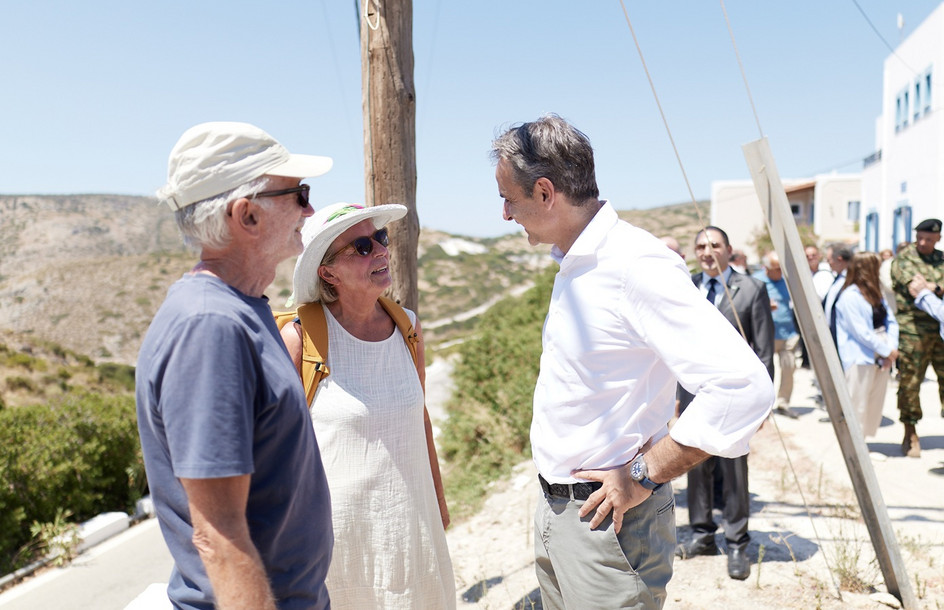 Μητσοτάκης προς κατοίκους Αγαθονησίου: «Είμαι διατεθειμένος να αντικαταστήσω δωρεάν τα οχήματά σας με ηλεκτρικά»