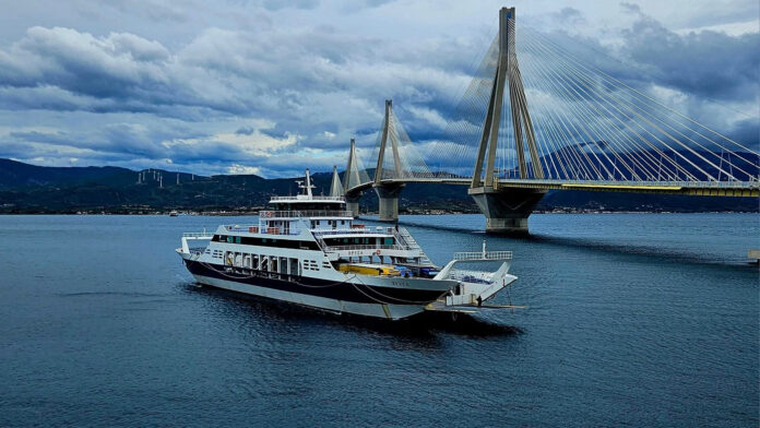 22χρονη τουρίστρια πέφτει σε πλοίο προς Αντίρριο