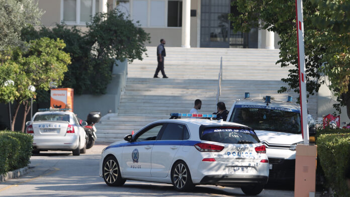 Άνδρας που συνελήφθη για τη φωτιά στο Σισμανόγλειο: «Κάπνιζα και από λάθος μου ξέσπασε φωτιά»