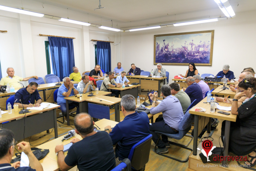 Προεδρείο του Δ.Σ. Πρέβεζας με γυναικεία σύνθεση