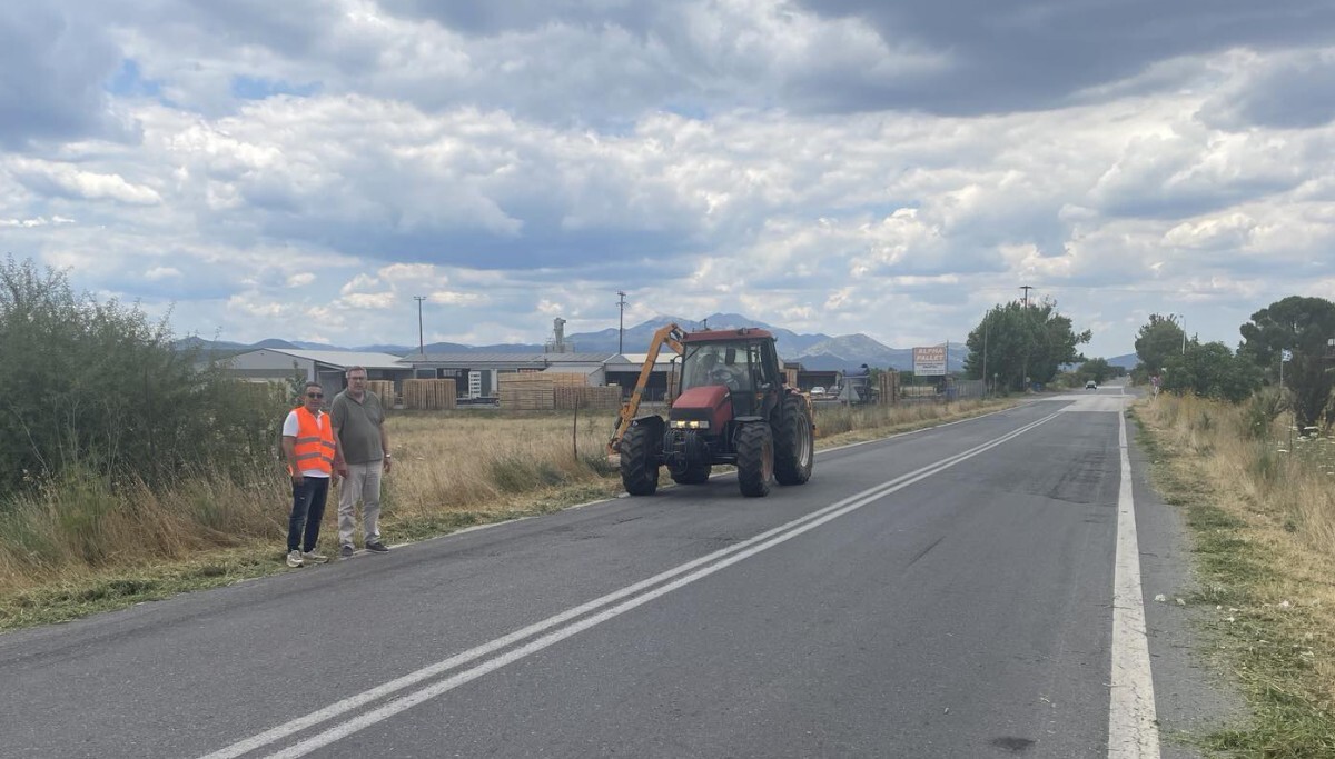 Συνεχίζονται οι καθαρισμοί στο εθνικό και επαρχιακό οδικό δίκτυο της Π.Ε. Αρκαδίας από την Περιφέρεια Πελοποννήσου ελ