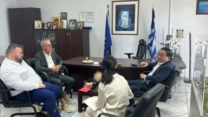 Συνάντηση Αντιπεριφερειάρχη Πρέβεζας με τον Πρέσβη της Λ.Δ. της Κίνας στην Περιφέρεια Ηπείρου