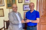 Συνάντηση Δημάρχου Σύρου-Ερμούπολης με τον Δήμαρχο Ψαρών για τους επετειακούς εορτασμούς