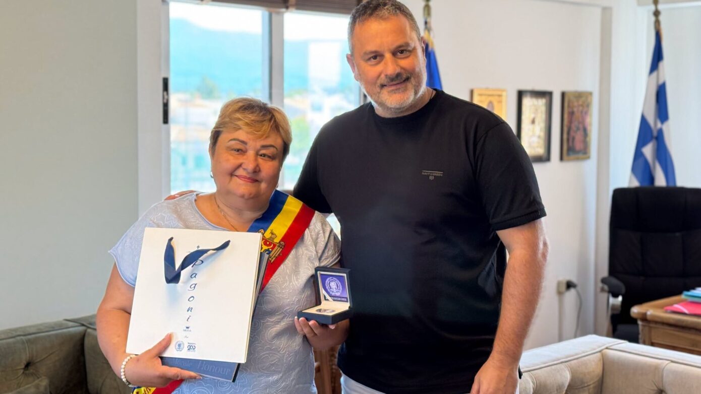 Δήμαρχος του Măgdăceşti Μολδαβίας στο Δημαρχείο Ι.Π. Μεσολογγίου