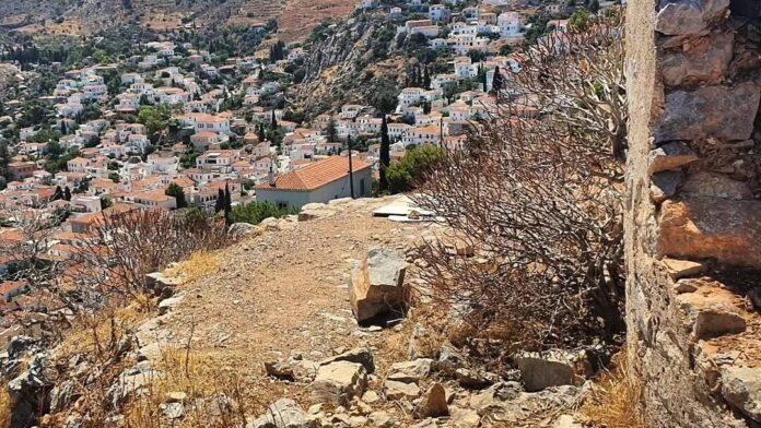 Δ. Ύδρας: Ξεκίνησε η αποκατάσταση τριών ερειπωμένων ανεμόμυλων