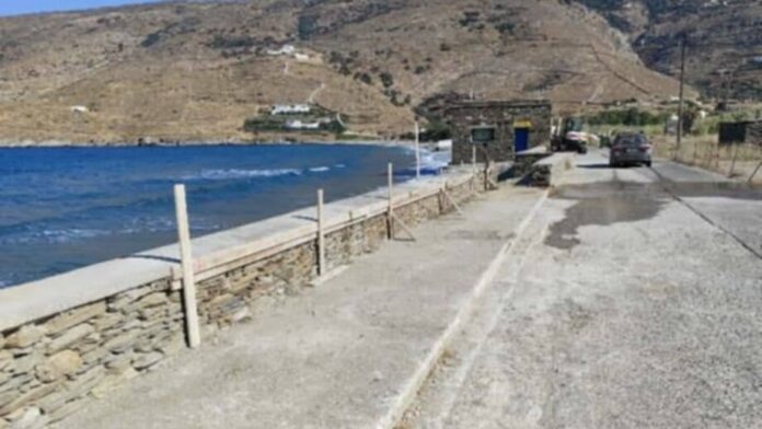 Δ. Άνδρου: Ολοκληρώθηκε η αποκατάσταση του παραλιακού τοιχίου στο Κόρθι