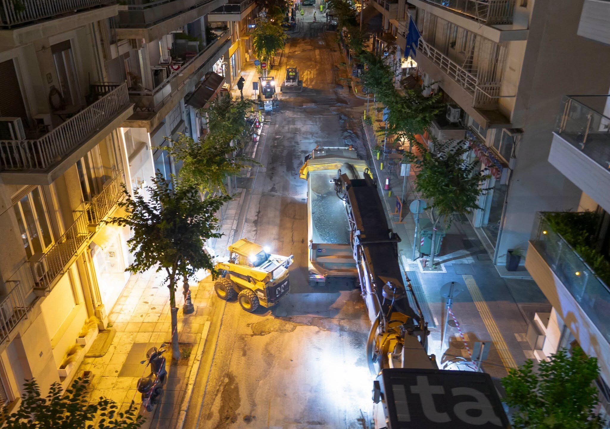 Ασφαλτοστρώσεις συνεχίζονται στο κέντρο της Θεσσαλονίκης