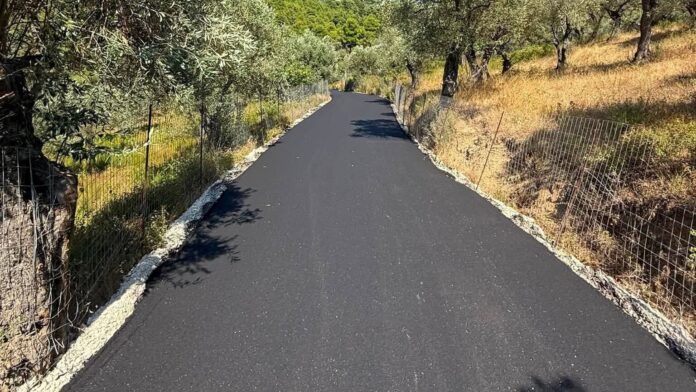 Δ.Σκιάθου: Το μεγαλύτερο έργο ασφαλτόστρωσης εκτός του σχεδίου πόλεως σε εξέλιξη