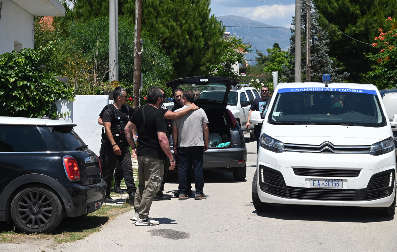 Διπλό φονικό στο Αίγιο: Εξετάζεται η μητέρα να σκότωσε τον γιο και να αυτοκτόνησε