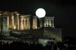 Πανσέληνος 2026: Πότε είναι και πού να πάτε – Δωρεάν είσοδος σε 126 μνημεία και μουσεία