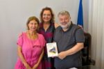 Η Ιταλίδα συγγραφέας E. Giudrinetti στον Δήμαρχο Αργοστολίου