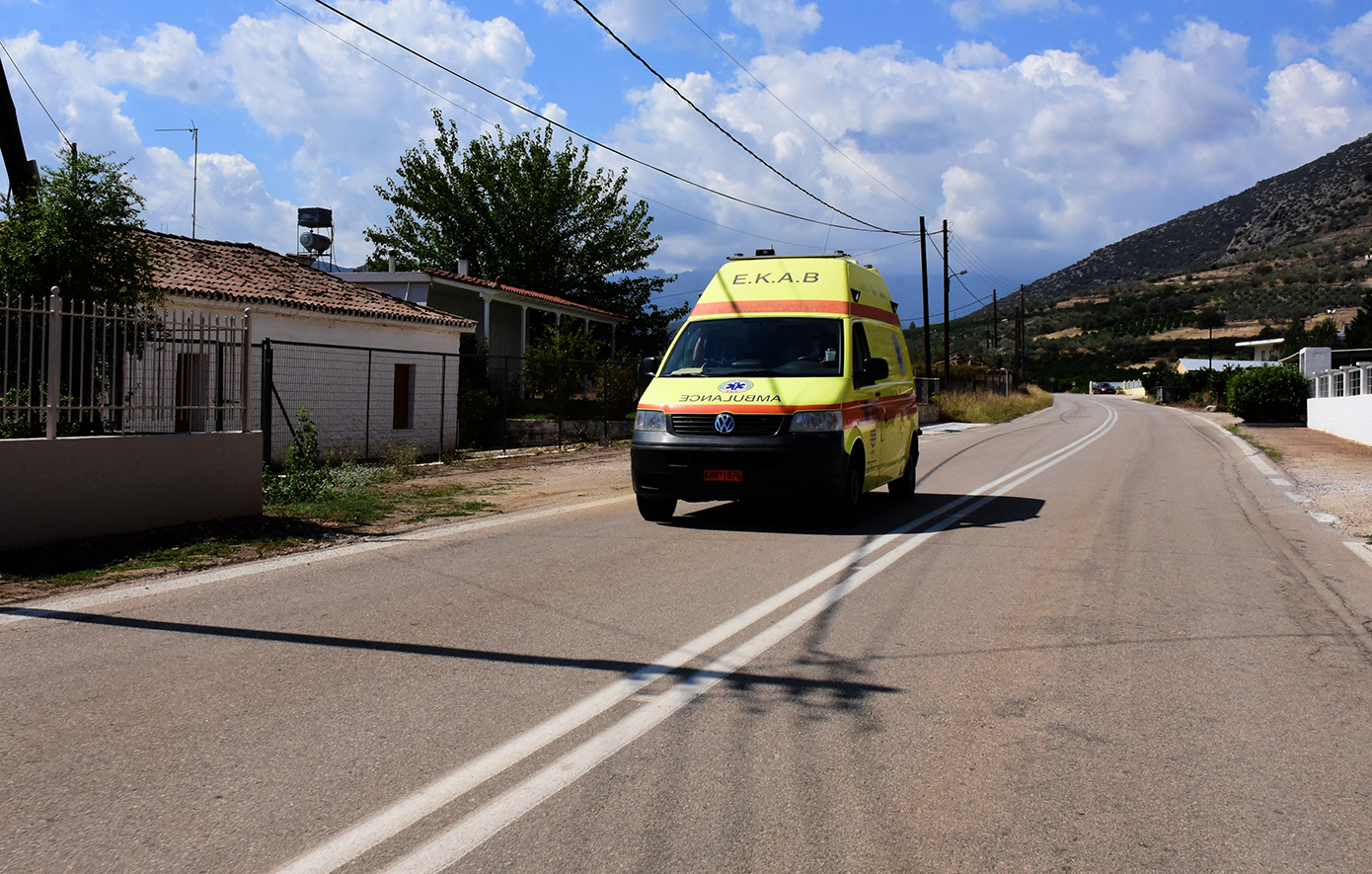 Βόλος: Επιτέθηκε με μπαλτά στον πατέρα του στο κέντρο της πόλης – Στο νοσοκομείο ο τραυματίας