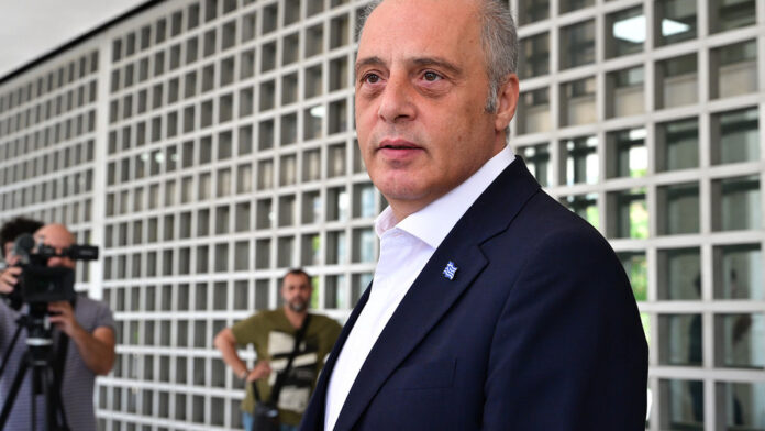 Αναφορά Βελόπουλου για τους Ποινικούς Κώδικες παίρνει τον δρόμο για τη Βουλή