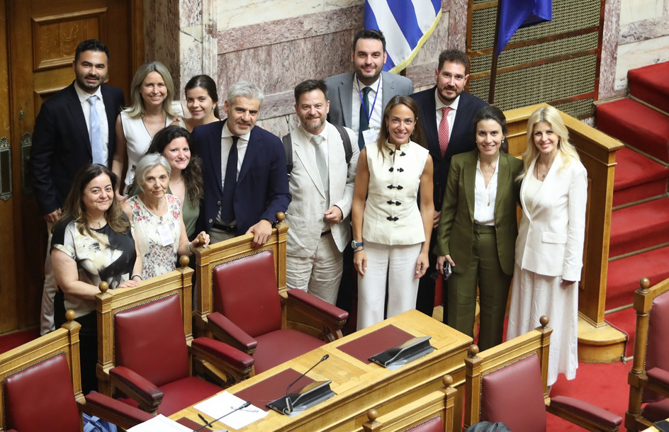 Βουλή: Τέλος οι περικοπές στις συντάξεις χηρείας – Απαγόρευση πατινιών στους ανήλικους κάτω των 17