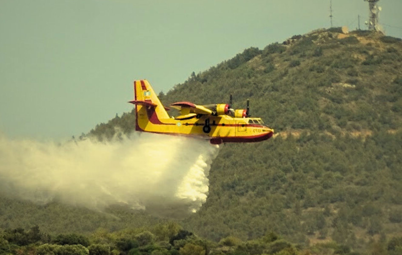 Σαν σήμερα 25 Ιουλίου: Η πτώση του Canadair στην Κάρυστο και οι δύο πιλότοι που χάθηκαν στην αεροπυρόσβεση