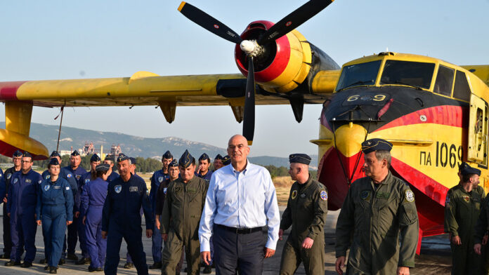 Ν. Δένδιας: Το έργο των στελεχών της Πολεμικής Αεροπορίας υπερβαίνει τα στενά όρια μιας στρατιωτικής αποστολής