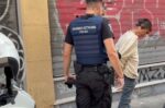 Ομάδα ΔΙ.ΑΣ πιάνει στα πράσα διαρρήκτη αυτοκινήτου στην Ομόνοια – Βίντεο