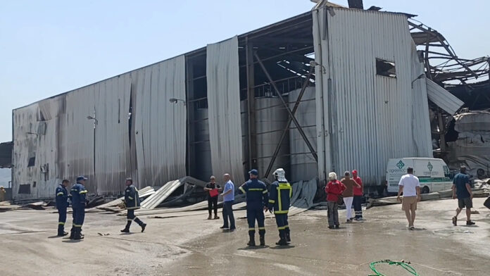 Κόρινθος: Εργαζόμενος απανθρακώθηκε από έκρηξη, εγκλωβίστηκε στο εργοστάσιο