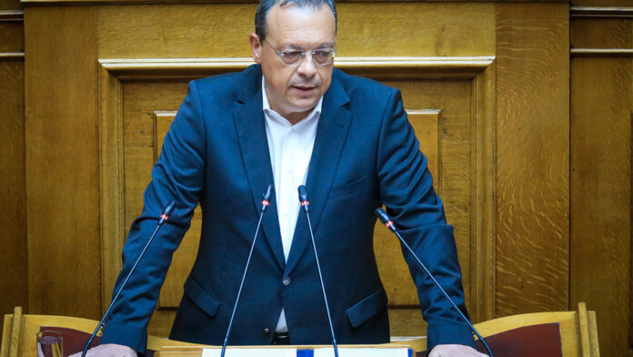 Φάμελλος κατά Μητσοτάκη: Τέρμα τα κοινοβουλευτικά πραξικοπήματα και το κουκούλωμα