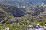 Δύο νεαροί τουρίστες εγκλωβίστηκαν στο δύσβατο φαράγγι της Δίβρης στη Λαμία