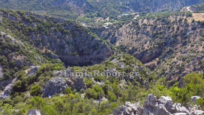 Δύο νεαροί τουρίστες εγκλωβίστηκαν στο δύσβατο φαράγγι της Δίβρης στη Λαμία