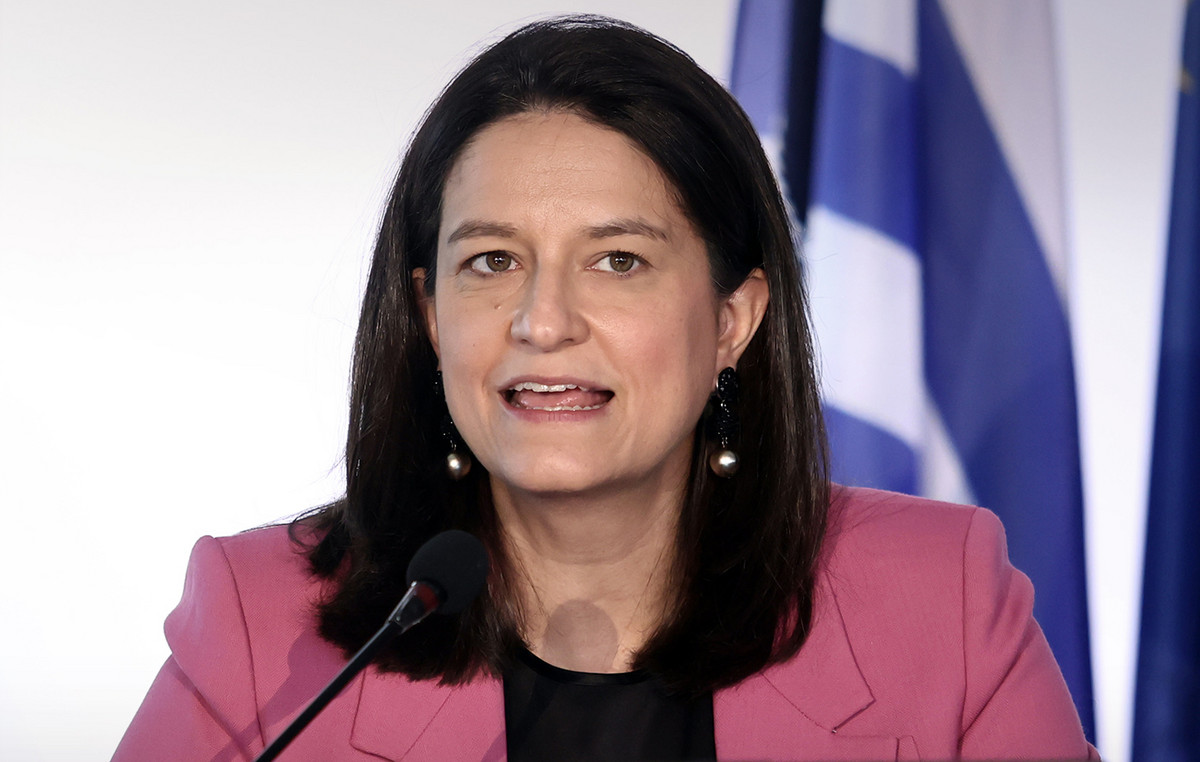Κεραμέως: Νομοσχέδιο για την ισότητα αμοιβής των δύο φύλων, αδιανόητο να διατηρούνται οι επιφυλάξεις