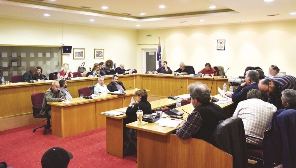 Δ.Σ. Καρπενησίου: Ψήφισμα για την προστασία του Δήμου από την επιβάρυνση με έργα ΑΠΕ