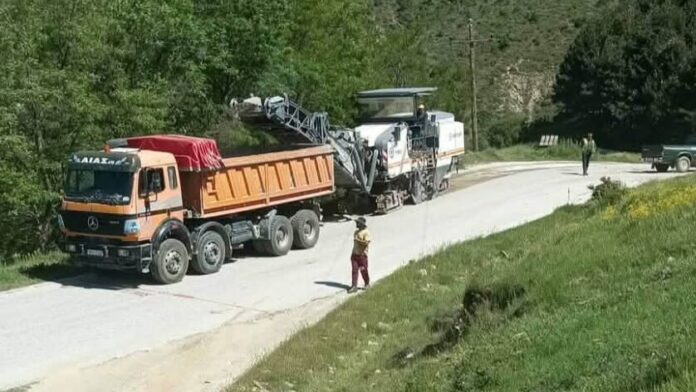 Αποκατάσταση της περιμετρικής οδού στο Λιβάδι Ελασσόνας σε εξέλιξη