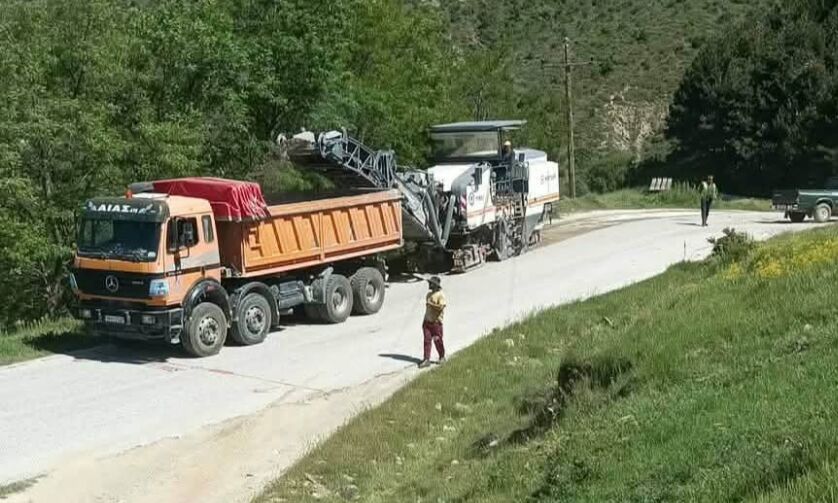Αποκατάσταση της περιμετρικής οδού στο Λιβάδι Ελασσόνας σε εξέλιξη