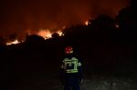 Ασπρόπυργος και Κάρυστος: Δεν υπάρχουν ενεργά μέτωπα – Έσβησε η φωτιά στο Κυπαρίσσι