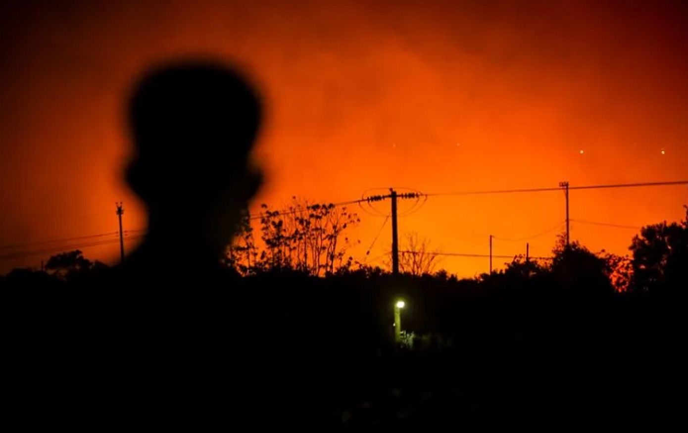 76χρονος συνελήφθη για τη φωτιά στο Ωραιόκαστρο – Φέρεται να προκάλεσε την πυρκαγιά με το όχημά του – Εμφάνιζε σημάδια μέθης