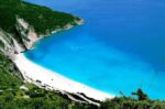 Περιφέρεια Ιονίων Νήσων: 3,17 εκατ. ευρώ για την αποκατάσταση της οδού προς την παραλία Μύρτος στην Κεφαλονιά