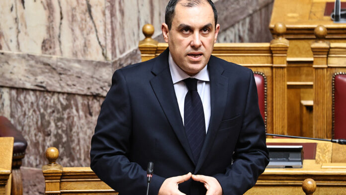 Κώστας Κατσαφάδος σε σύσκεψη για τις συνέπειες της πυρκαγιάς στο Ωραιόκαστρο