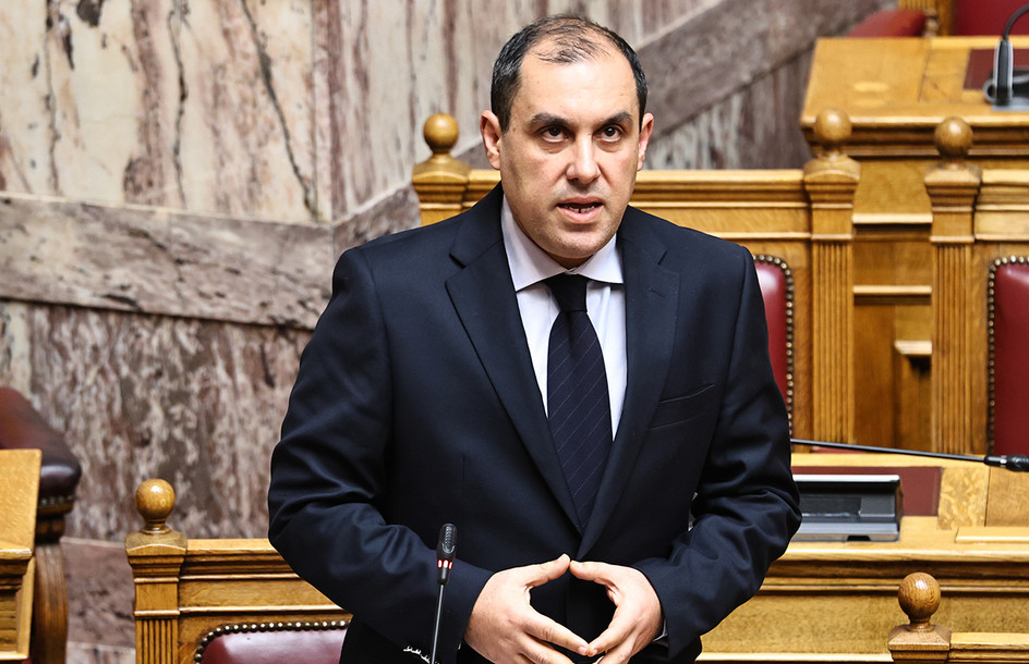 Κώστας Κατσαφάδος σε σύσκεψη για τις συνέπειες της πυρκαγιάς στο Ωραιόκαστρο