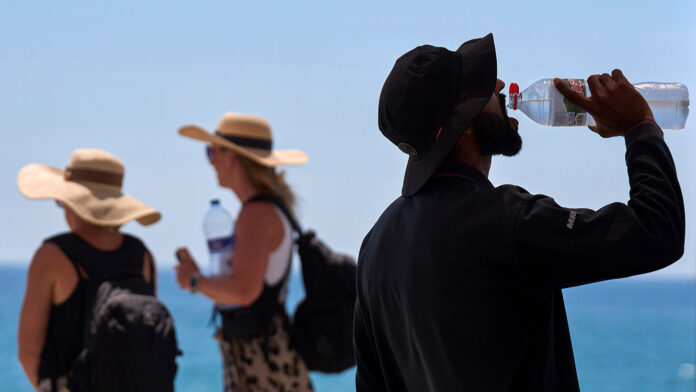 Καύσωνας με θερμοκρασίες έως 43 βαθμούς – Ποιες περιοχές θα πληγούν και πότε θα πέσει κατακόρυφα ο υδράργυρος