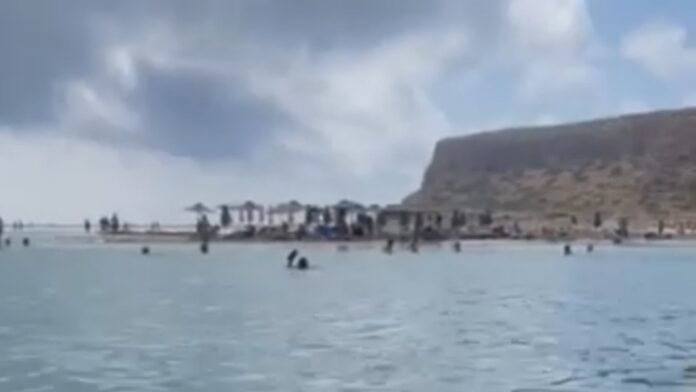 Κίσσαμος: 10χρονος βούλιαξε μπροστά στα μάτια της μητέρας του – Τον έσωσε ναυαγοσώστης