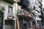 Φωτιά σε διαμέρισμα στον Πειραιά – Κάηκε ολοσχερώς το σπίτι