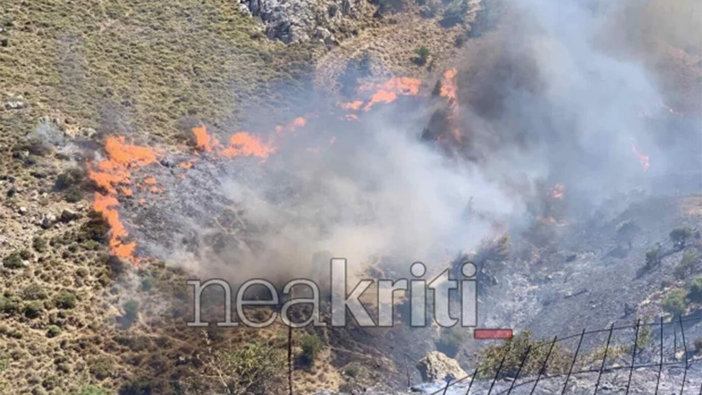 Φωτιά στο Μελιδοχώρι Ηρακλείου Κρήτης: Οι άνεμοι φυσούν με μανία και το 112 εκκενώνει οικισμούς